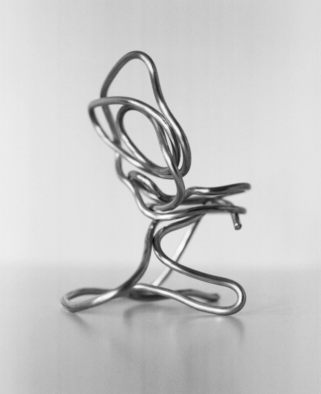 Squiggle chair 01