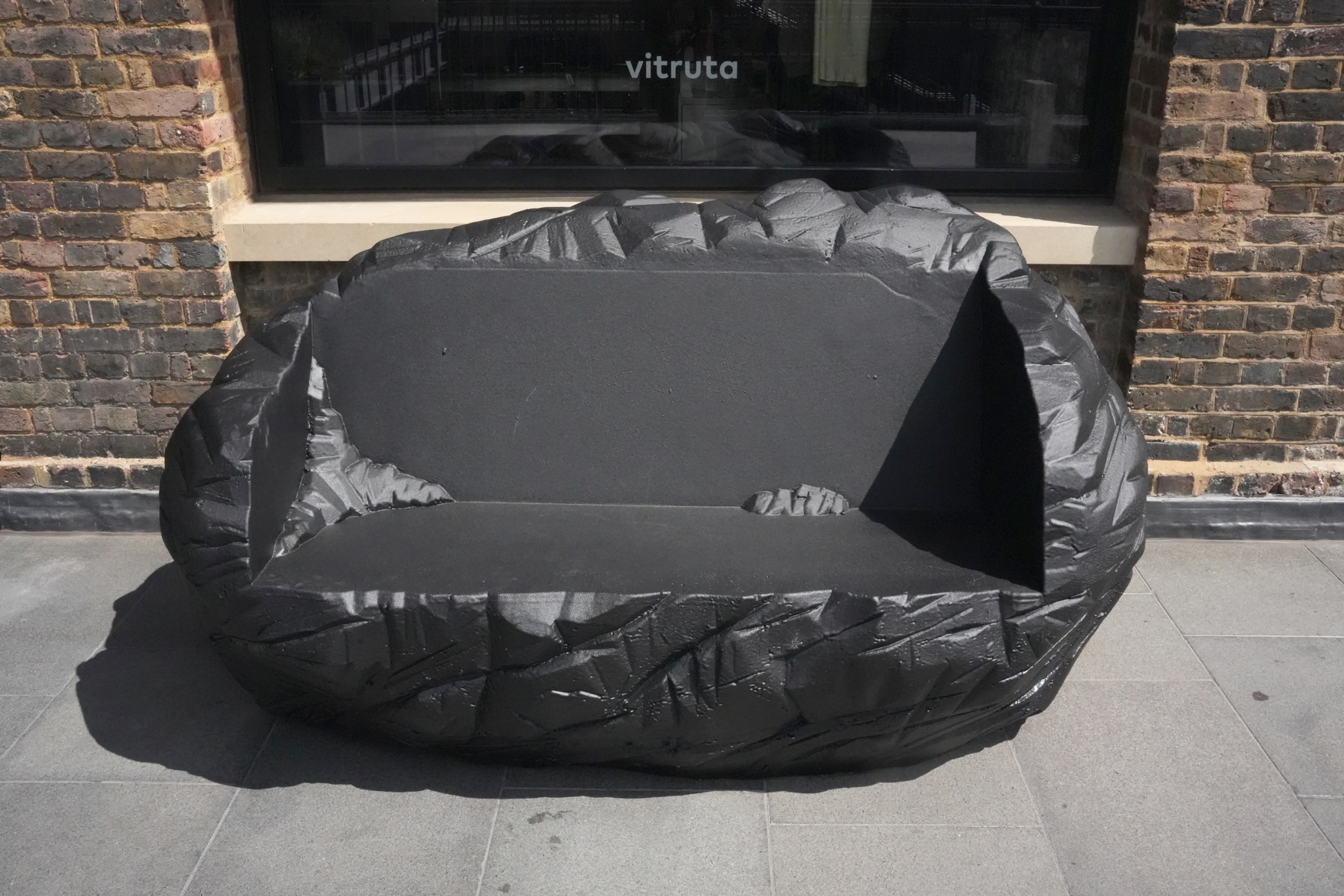 Vitruta store bench
